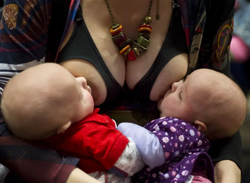 vrouwen geven langer borstvoeding1429245377