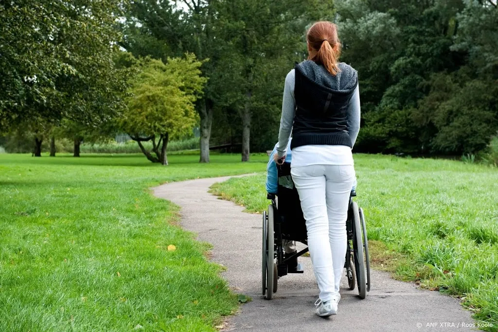 werkende mantelzorger steeds vaker in de knel1604987055