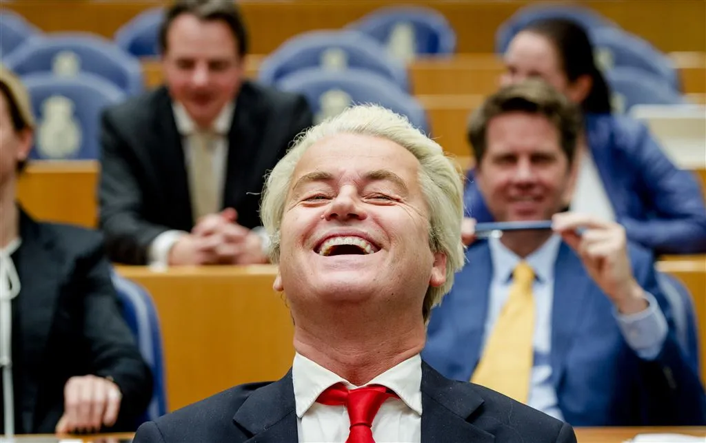 wilders zwarte dag voor nepparlement1452719289