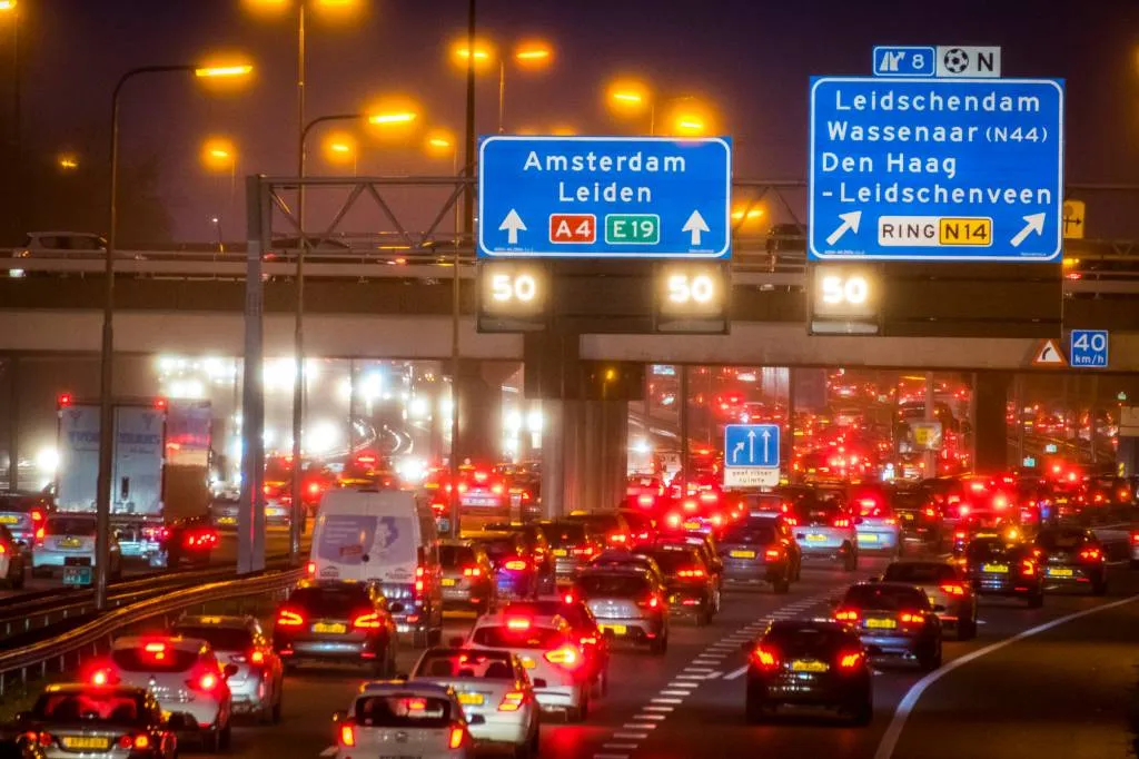 wintertijd eerder donker drukke avondspits1540466899