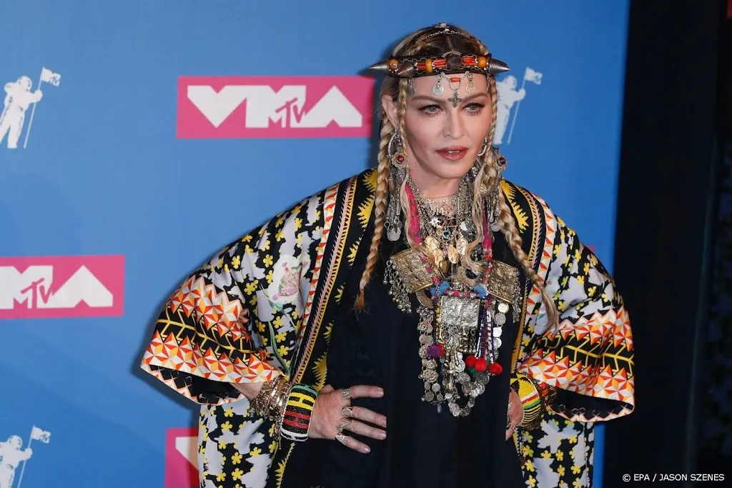 zangeres madonna trending op twitter na overlijden maradona1606325349