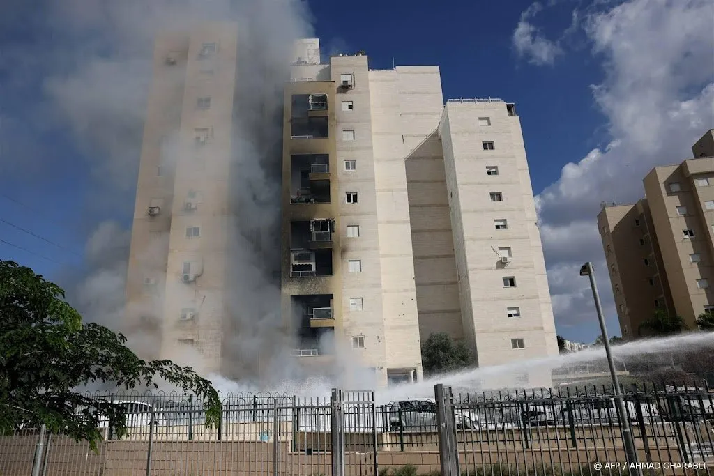 zeker veertig israeliers omgekomen door aanvallen van hamas1696682212