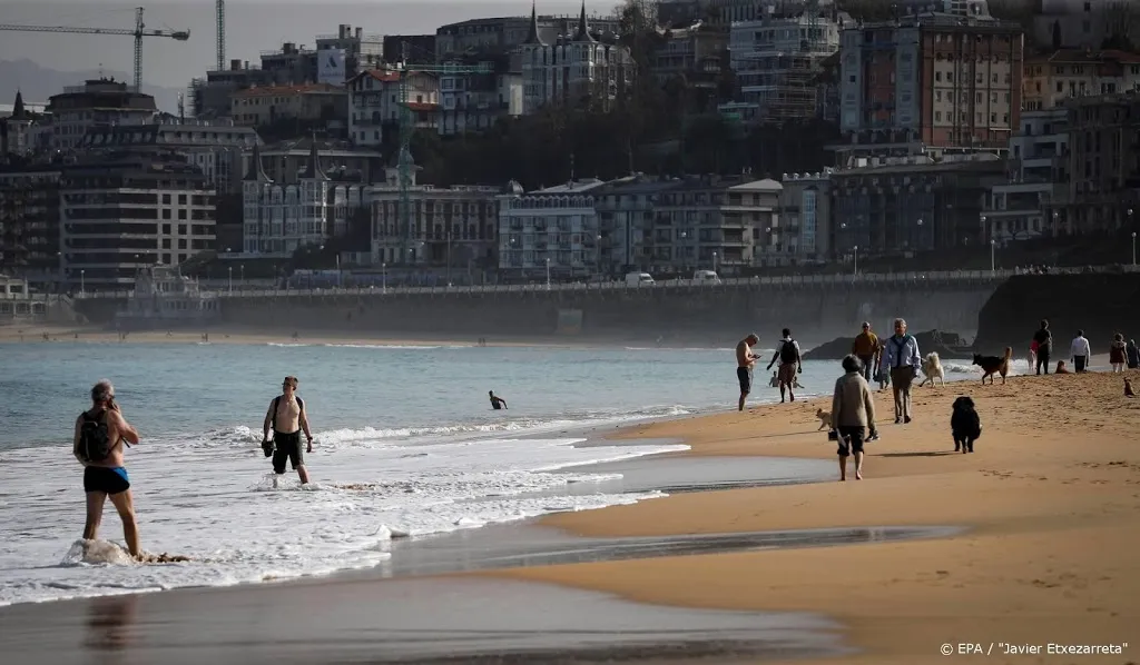 zomerweer in zuid frankrijk en aan noord spaanse kust1580738887