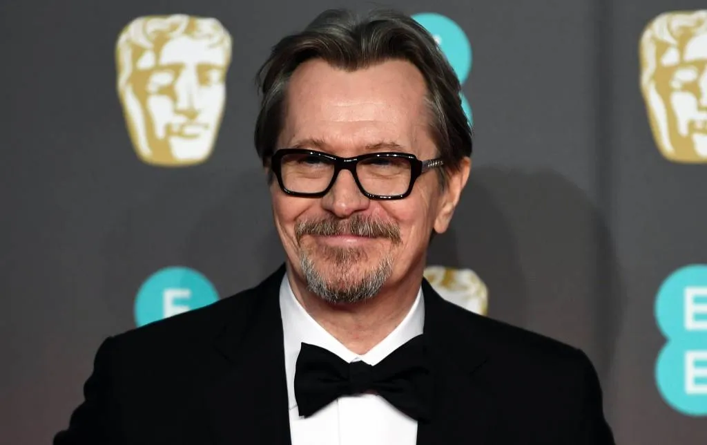 zoon gary oldman en ex verdedigt pa1520391135