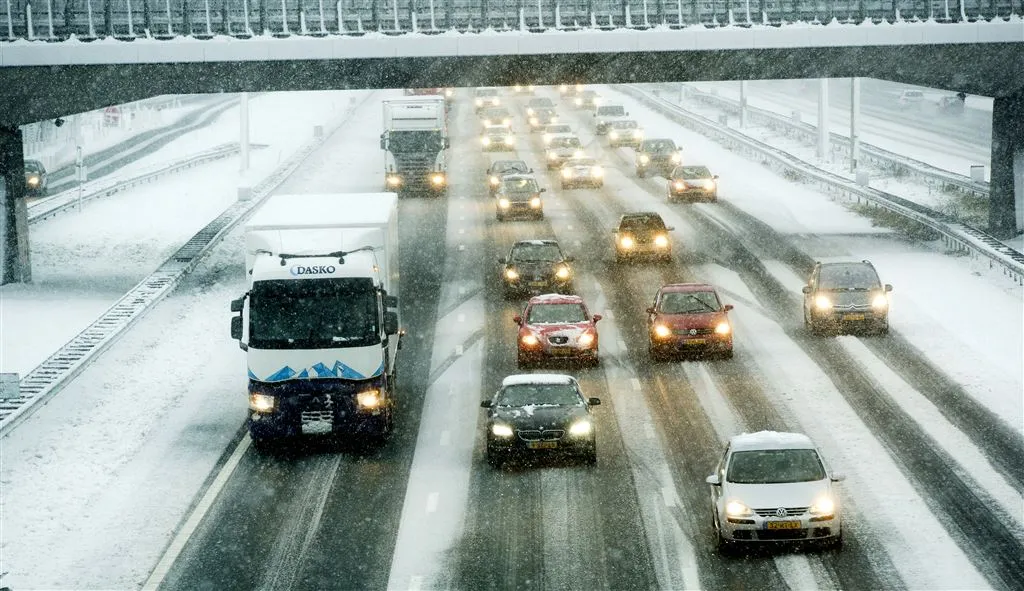 zuiden en midden houden nog last van sneeuw1419677540