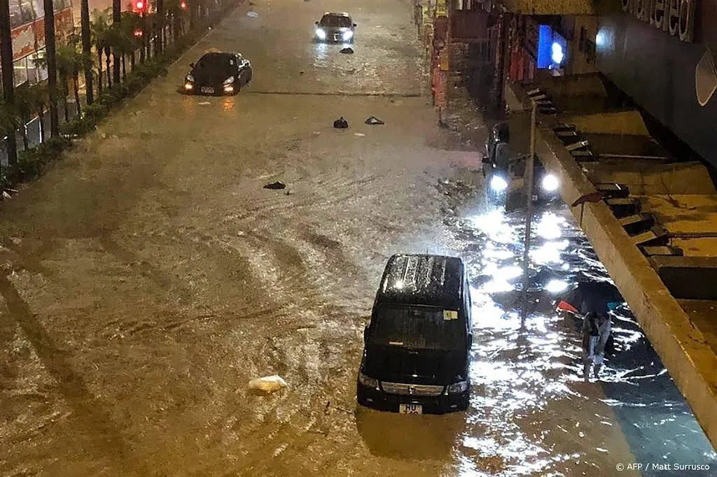 zwaarste regenval in 140 jaar zet hongkong blank1694143039