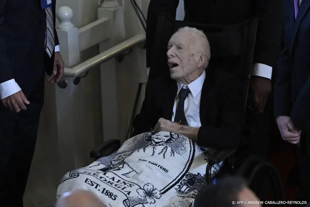 99 jarige jimmy carter uit hospice voor herdenkingsdienst vrouw1701222548