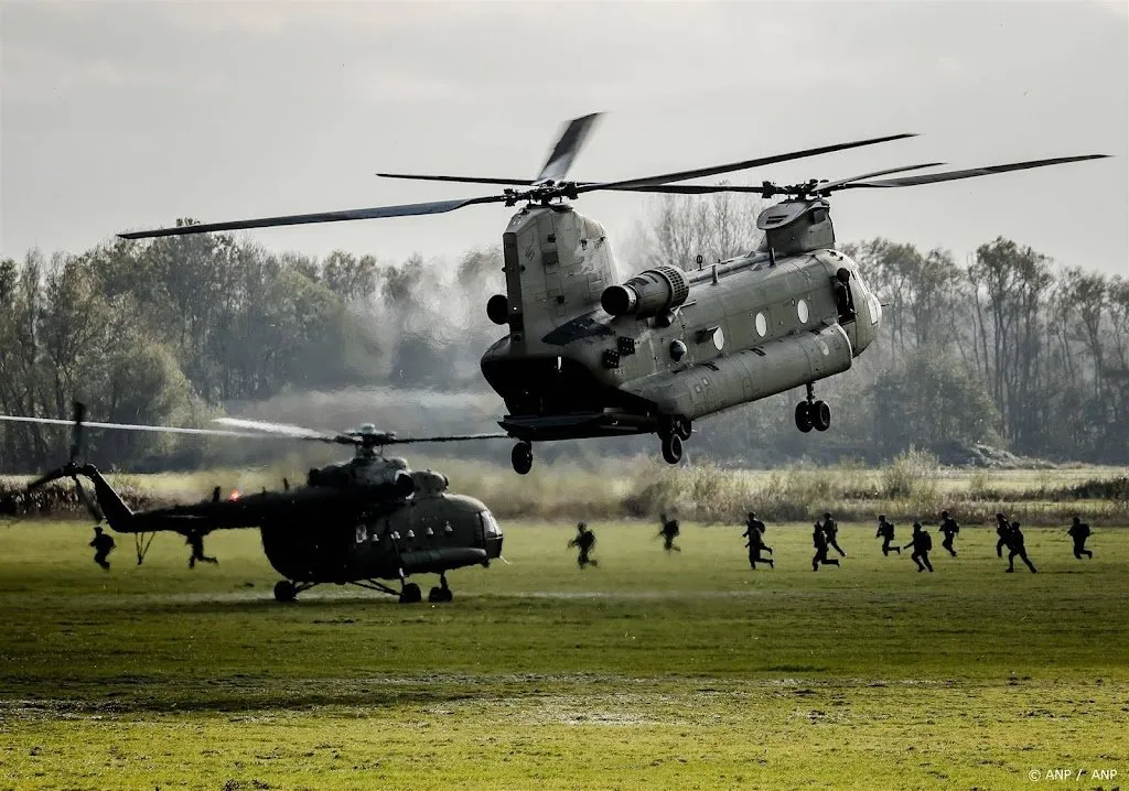 bevelhebber landmacht waarschuwt voor oorlog met rusland1703736547