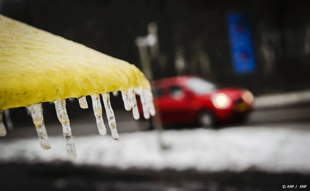 eerste lokale matige vorst winterseizoen gemeten in leeuwarden1701325752