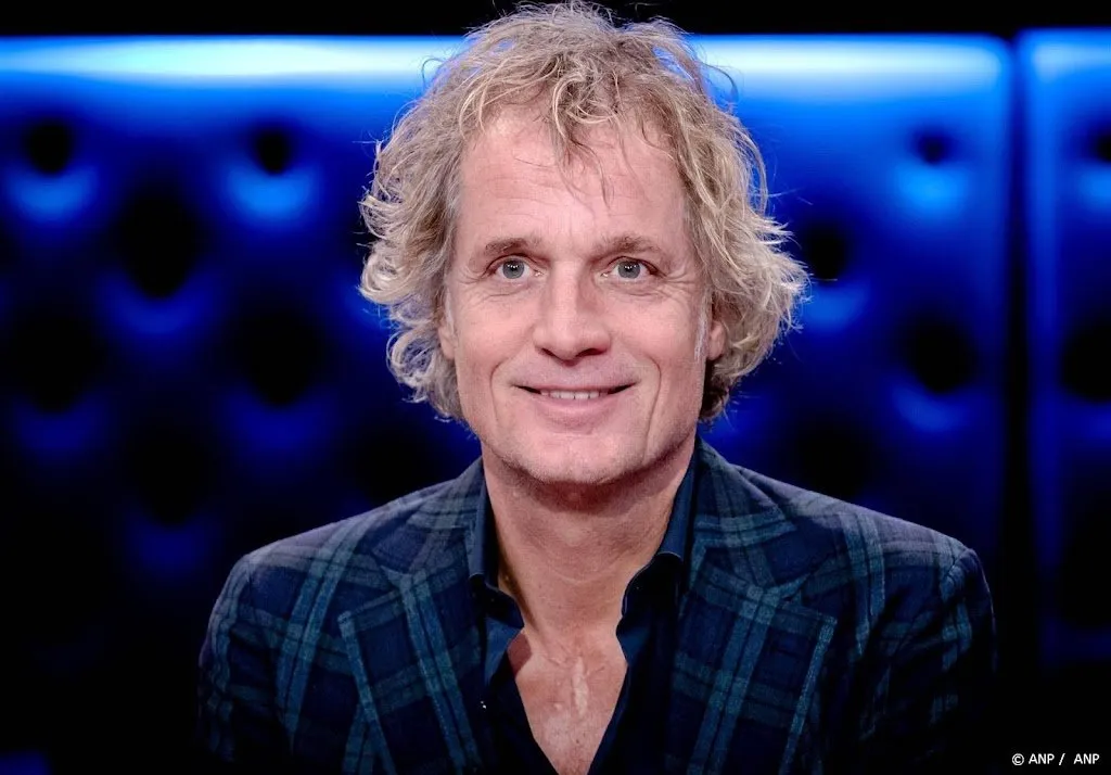 jeroen pauw vervangt khalid kasem voorlopig in talkshow op npo 11705659239