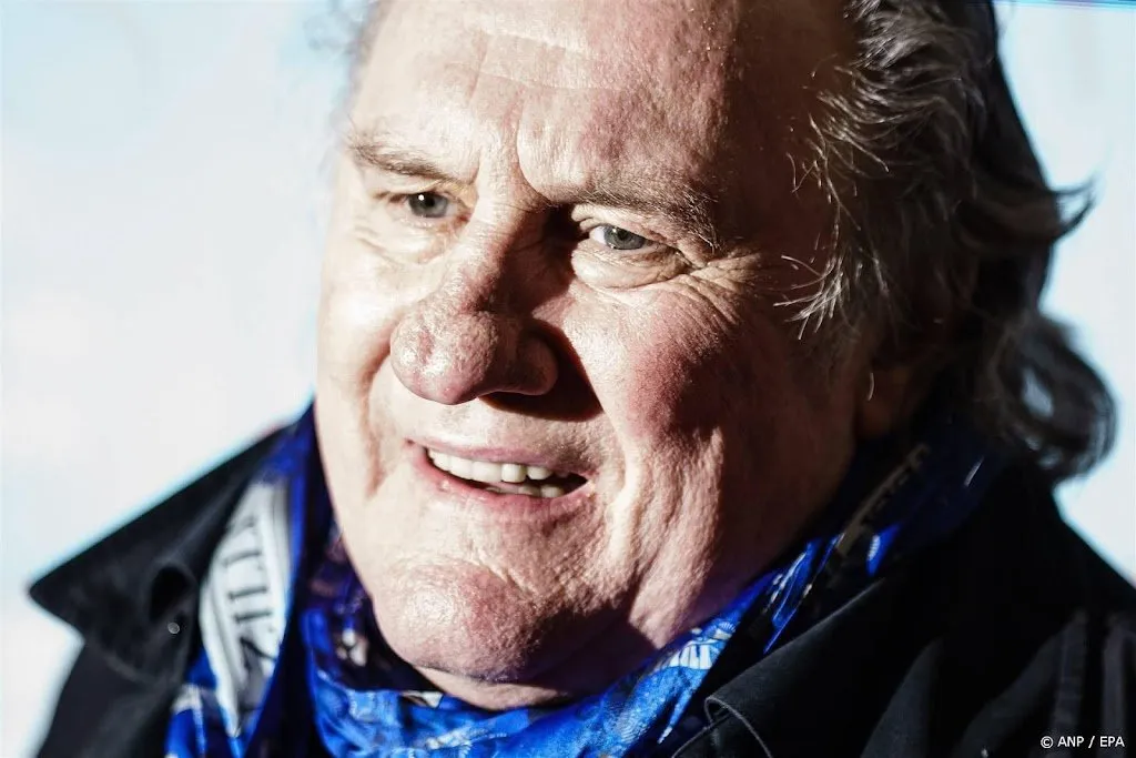 kopstukken uit de franse kunstwereld steunen omstreden depardieu1703553971