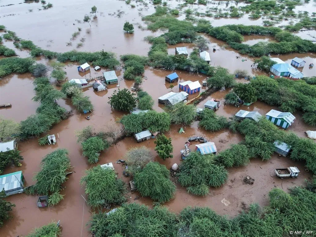 meer dan 1 miljoen somaliers ontheemd door overstromingen1701334133