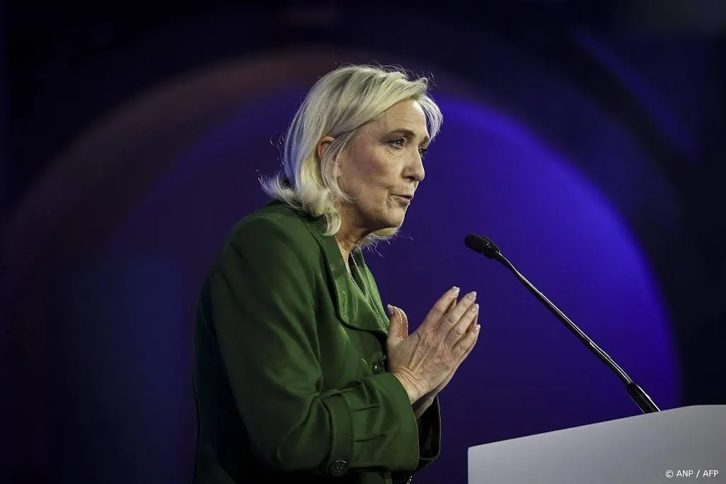 radicaal rechtse politica le pen voor de rechter om verduistering1702049574