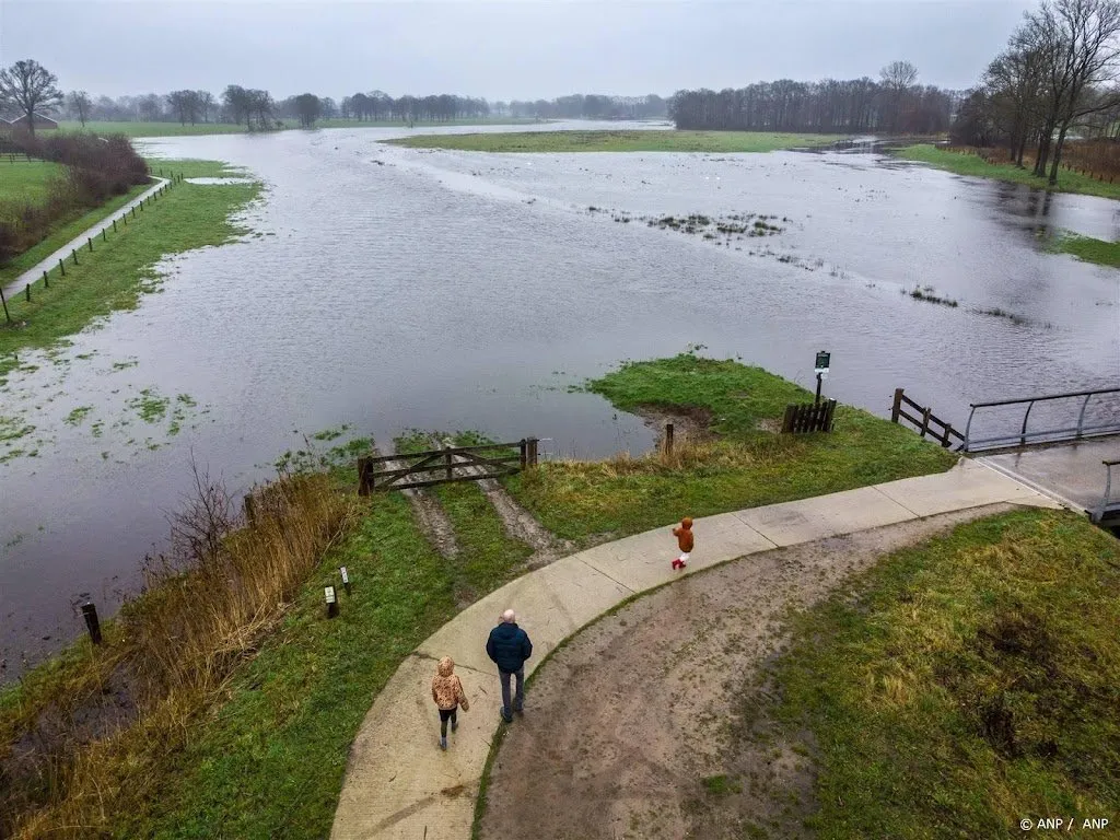 water blijft stijgen waterschappen voeren extra inspecties uit1703437980