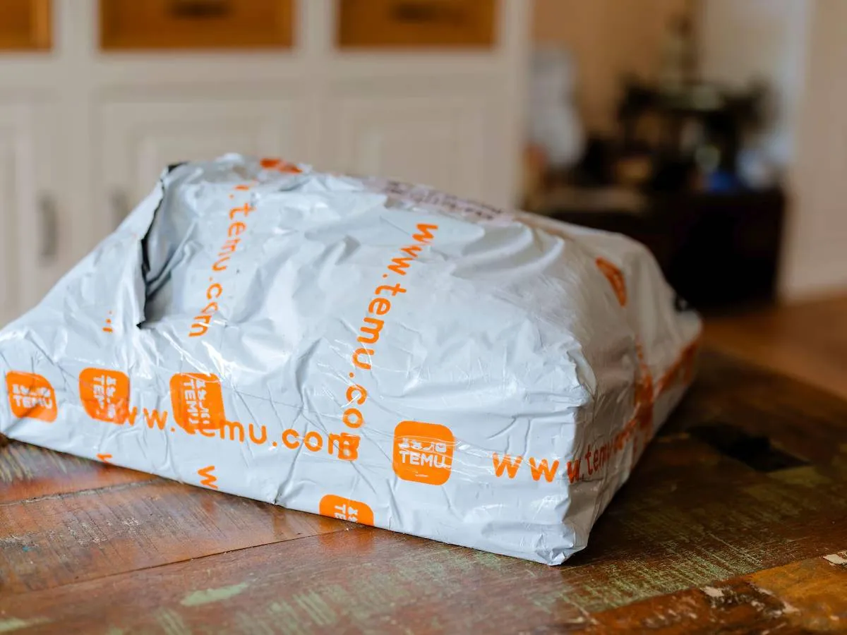 ondanks-de-hoge-vervoerskosten-veelal-per-vliegtuig-biedt-temu