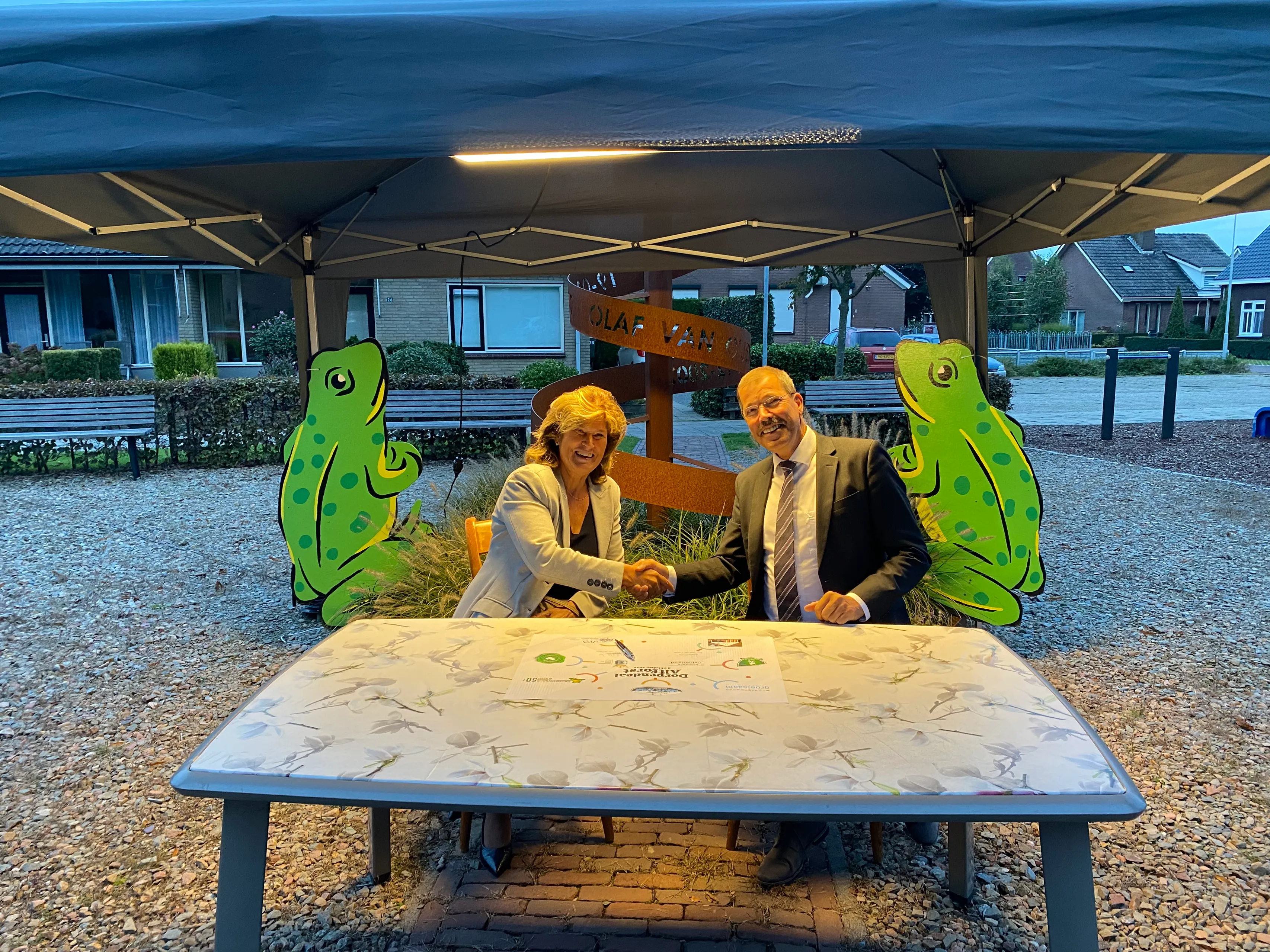 221003 ondertekening dorpendeal 14