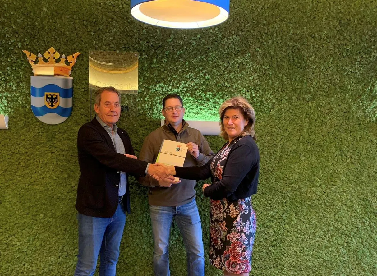 221020 foto ondertekening bouwen in boven leeuwen