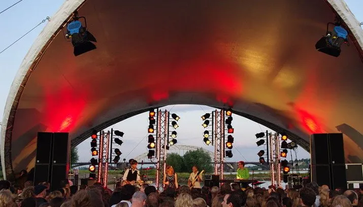 800px room eleven vierdaagsefeestsen2009 715x408