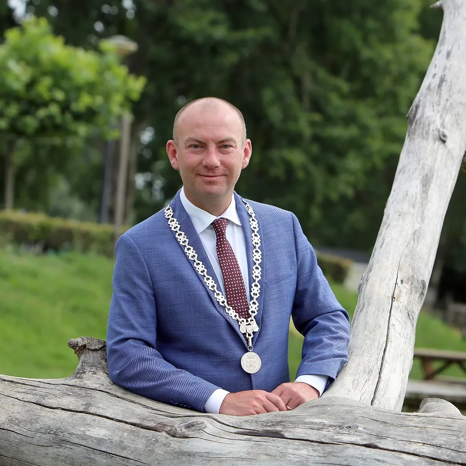 burgemeester vincent van neerbos