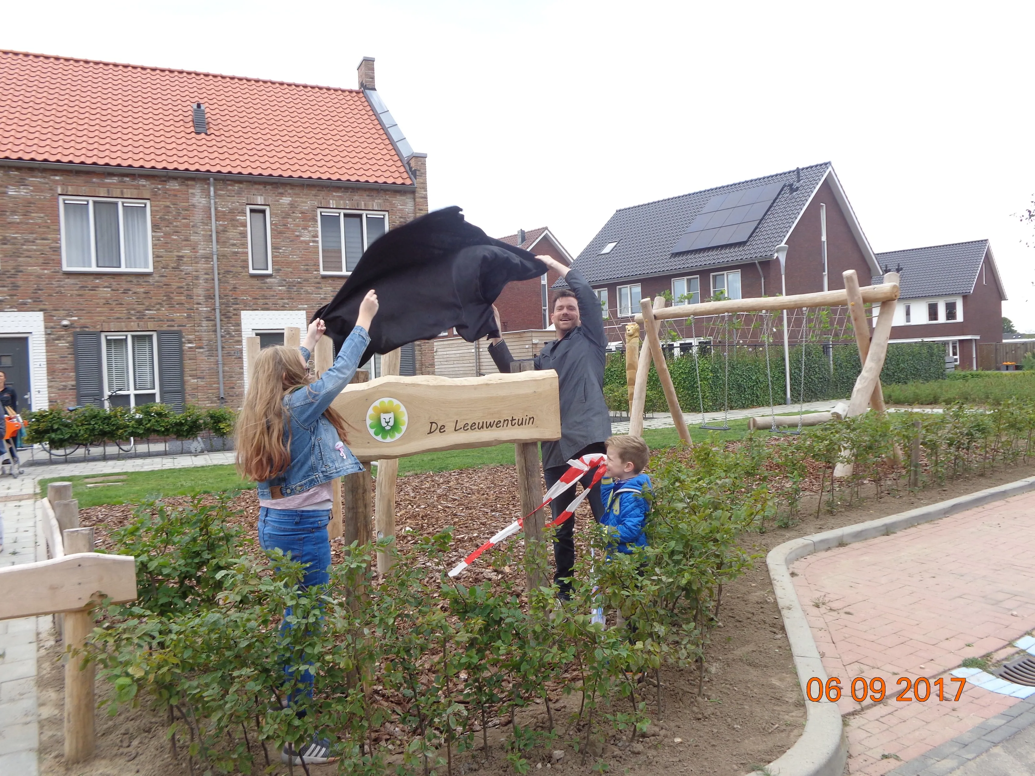 de leeuwentuin onthulling