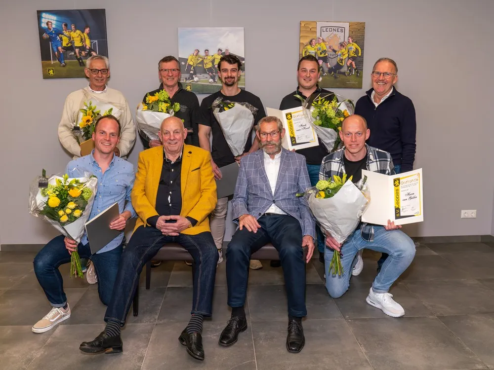 dsc01142 20230421 huldigingen leones 1