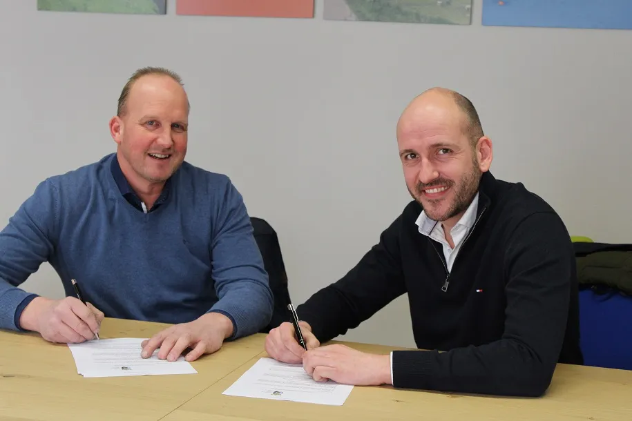 foto bij persbericht laatste kavel veesteeg oost verkocht