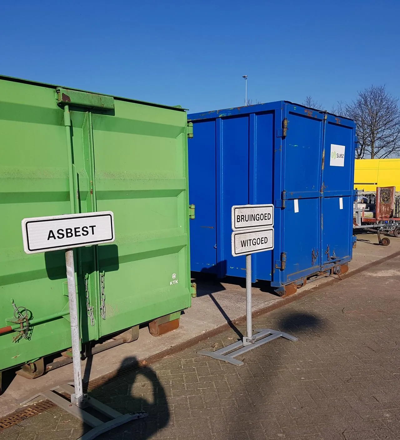 gemeentewerf containers groen en blauw