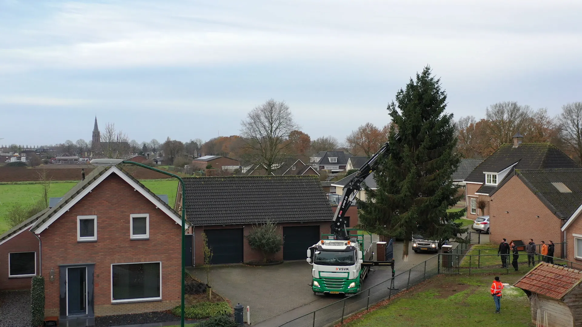 kertboom in berghem foto jos kruisbergen