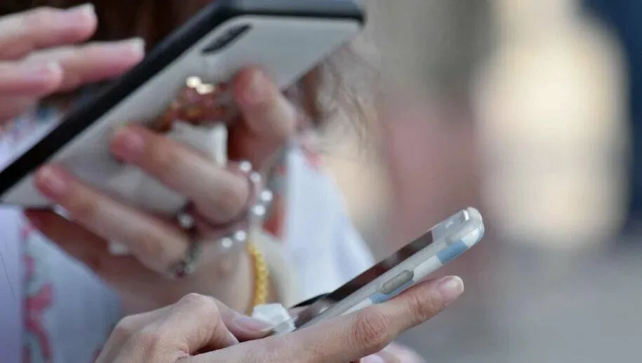 mobiel 915x518 1 915x518 1