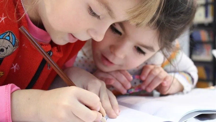 naar school 915x518