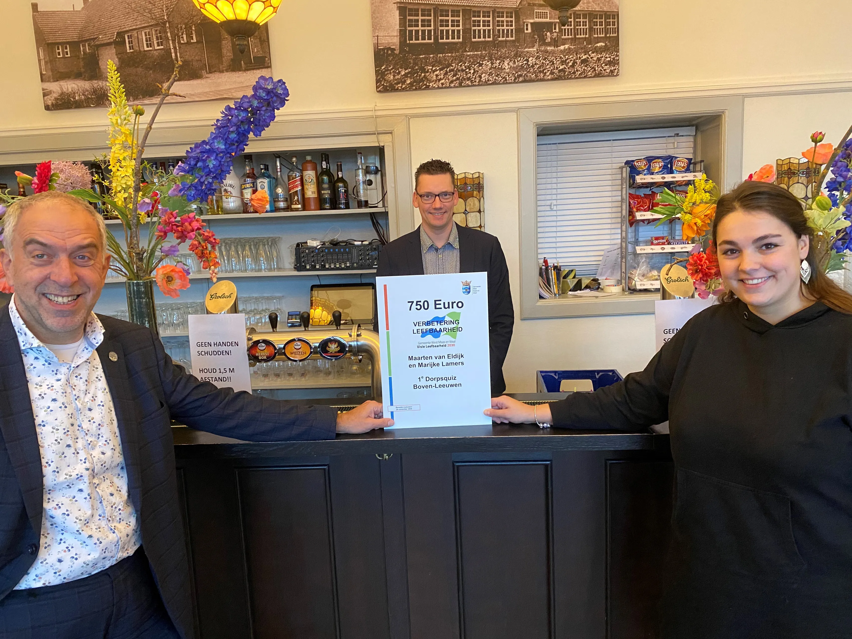 originele foto uitreiking beloning boven leeuwen