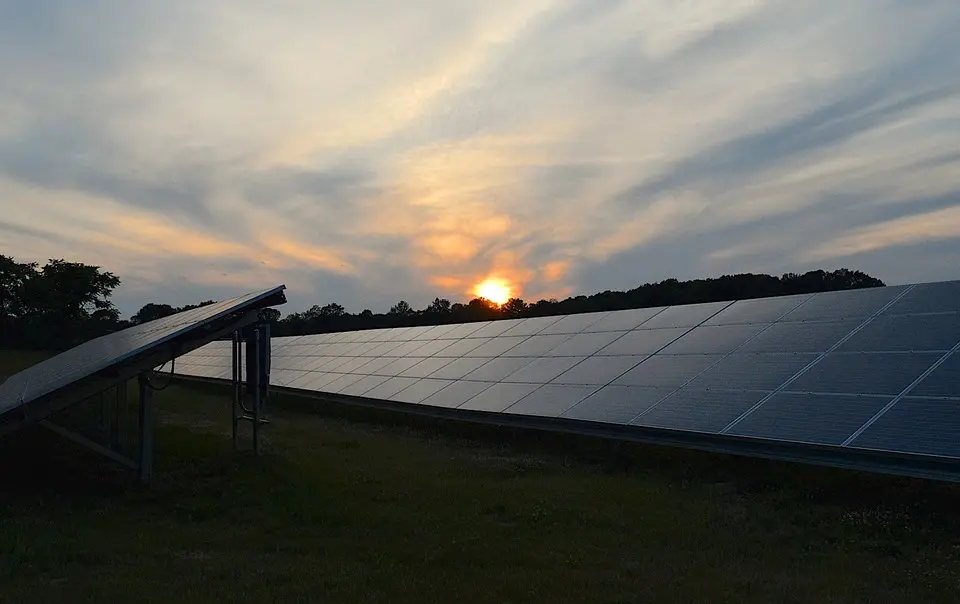 solar panels 2458717 960 720