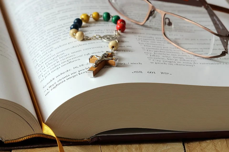 the rosary 1766379 960 720