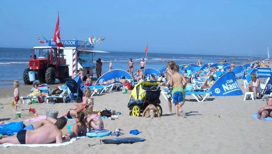 zandvoort beach 0541 915x518