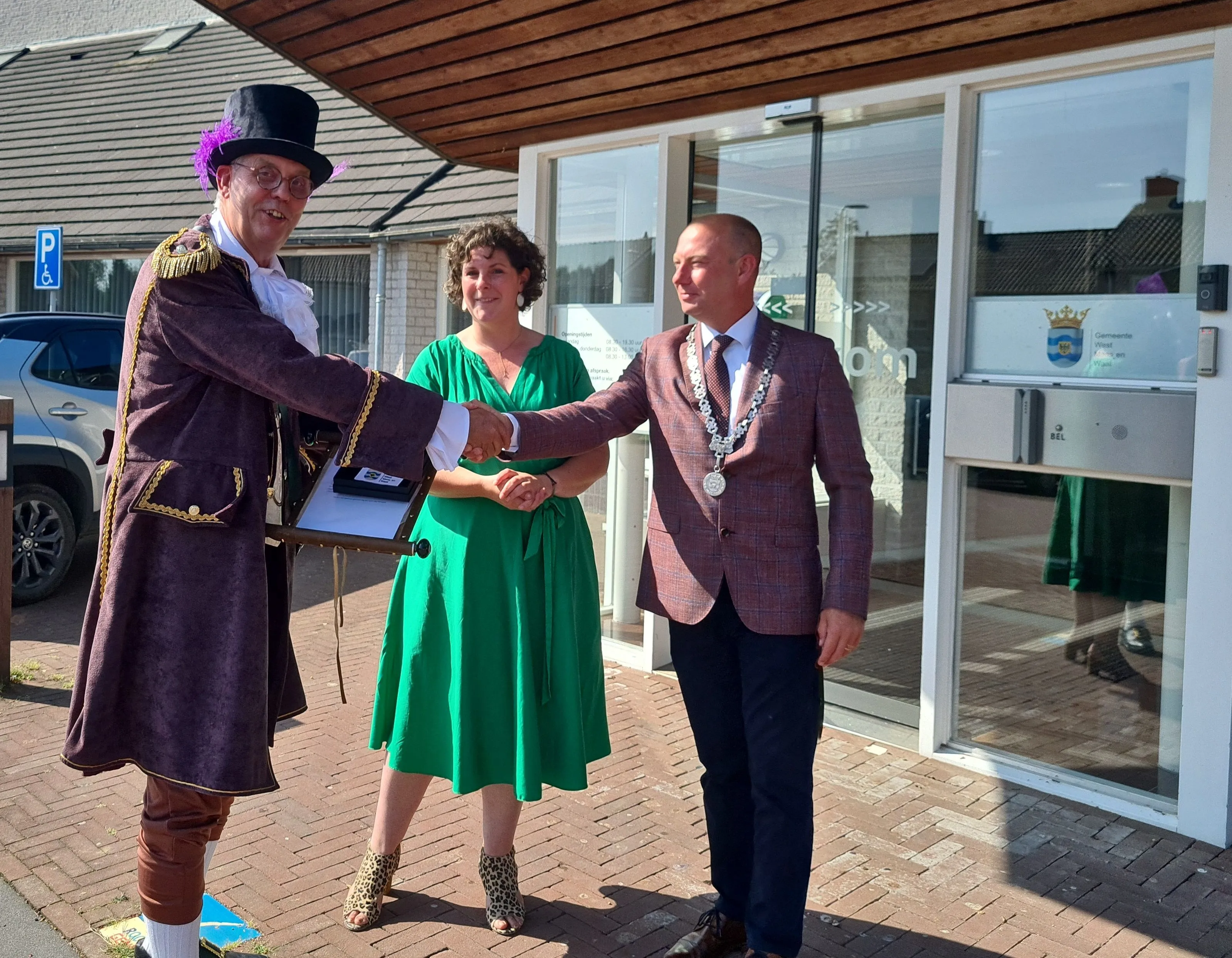 dorpsomroeper gemeente west maas en waal