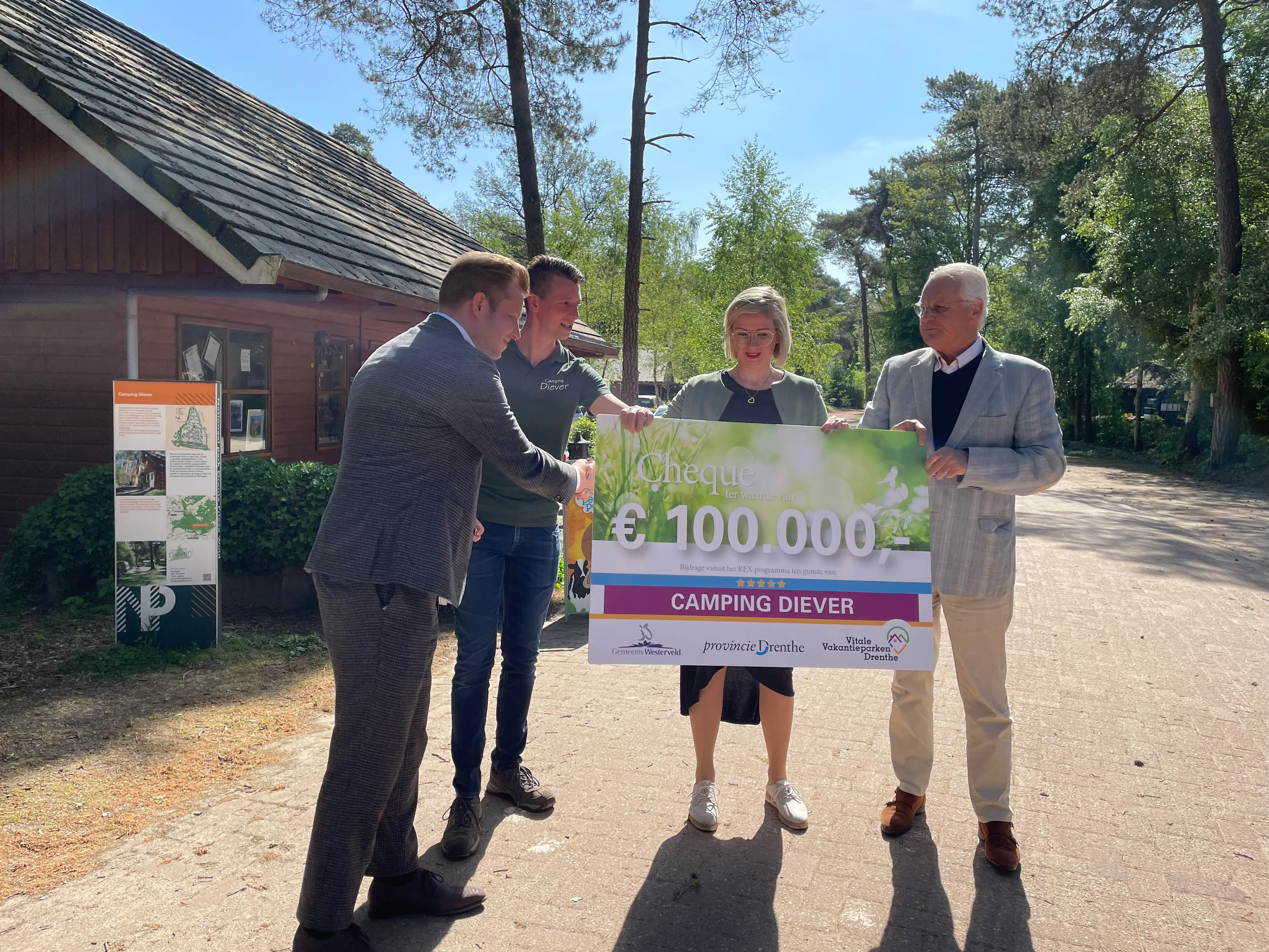 uitreiking cheque camping diever