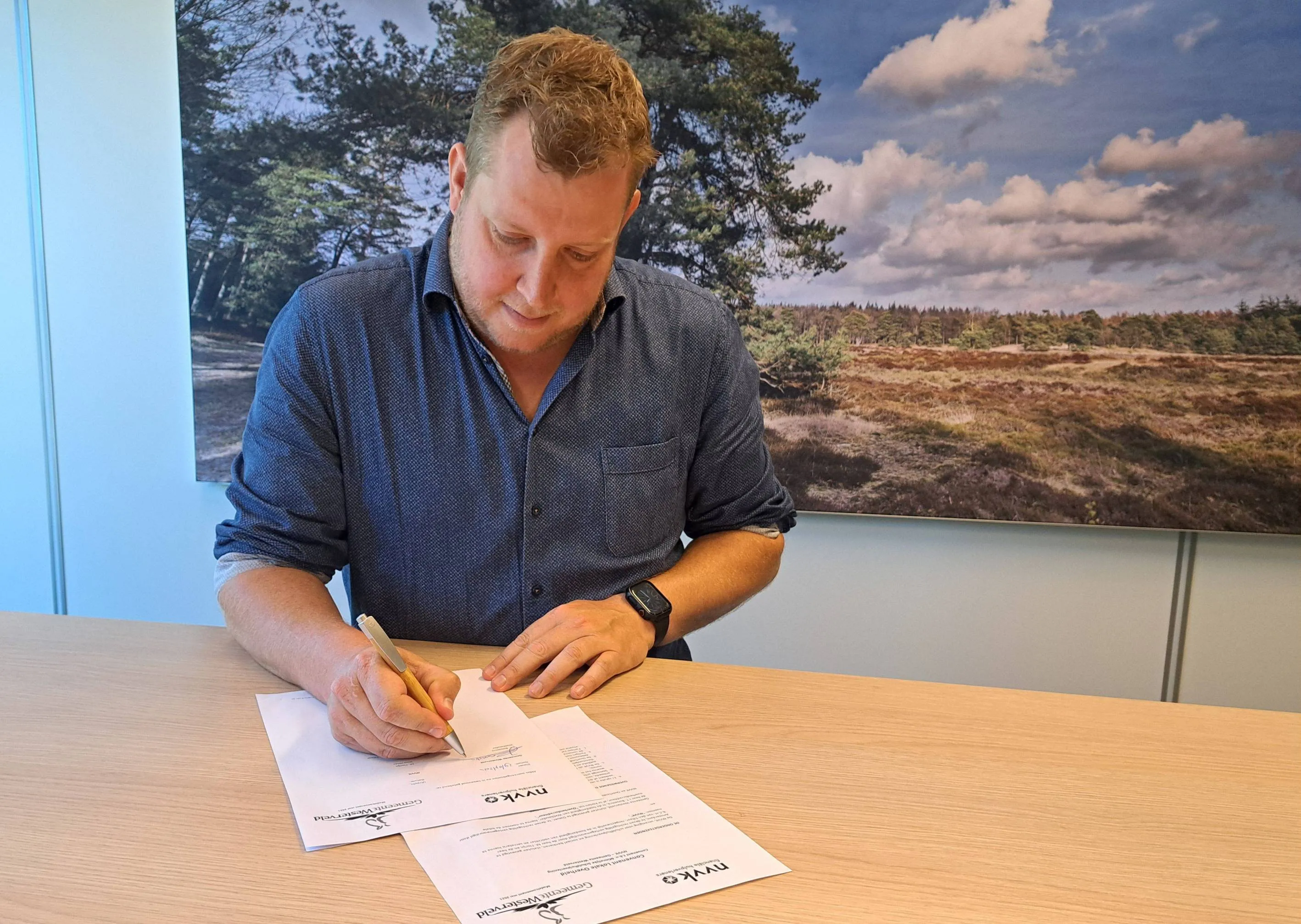 wes wethouder jacob boonstra tekent convenant lokale overheid