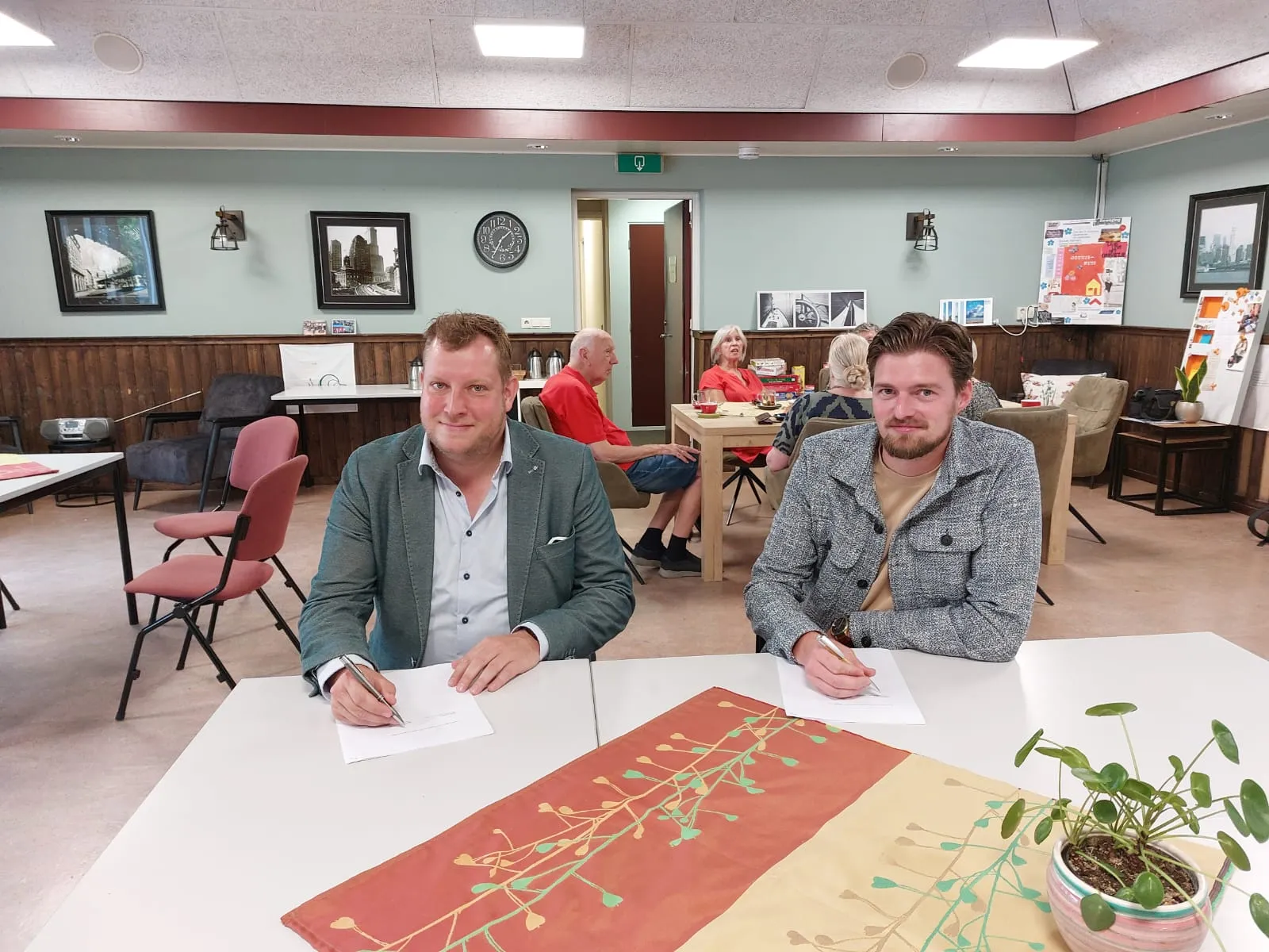 240906 ondertekening app valtes 2