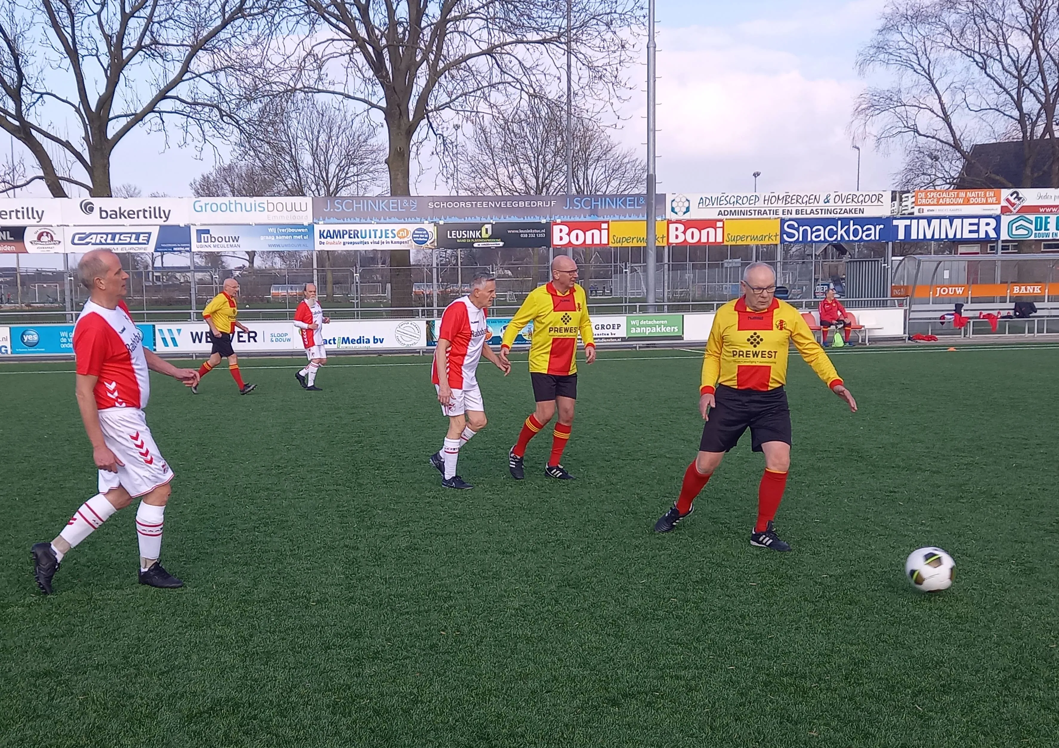 wol-walking-football