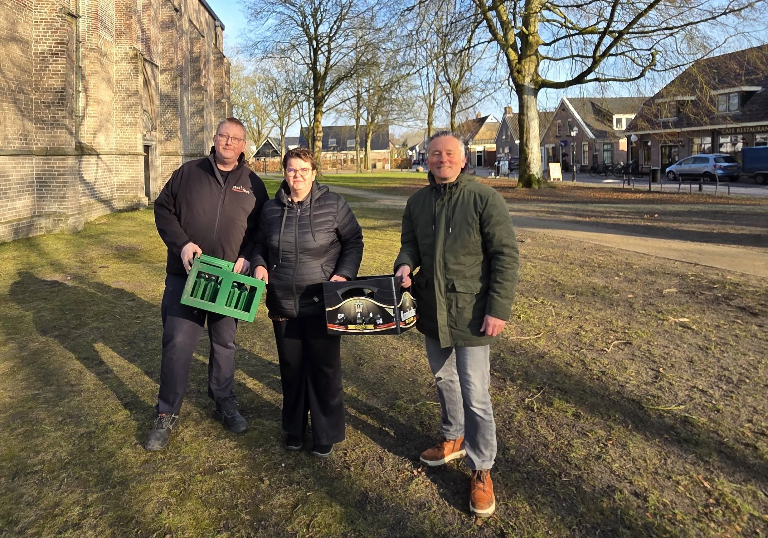 Diever Verlicht bierkrattenkruis voor een goed doel