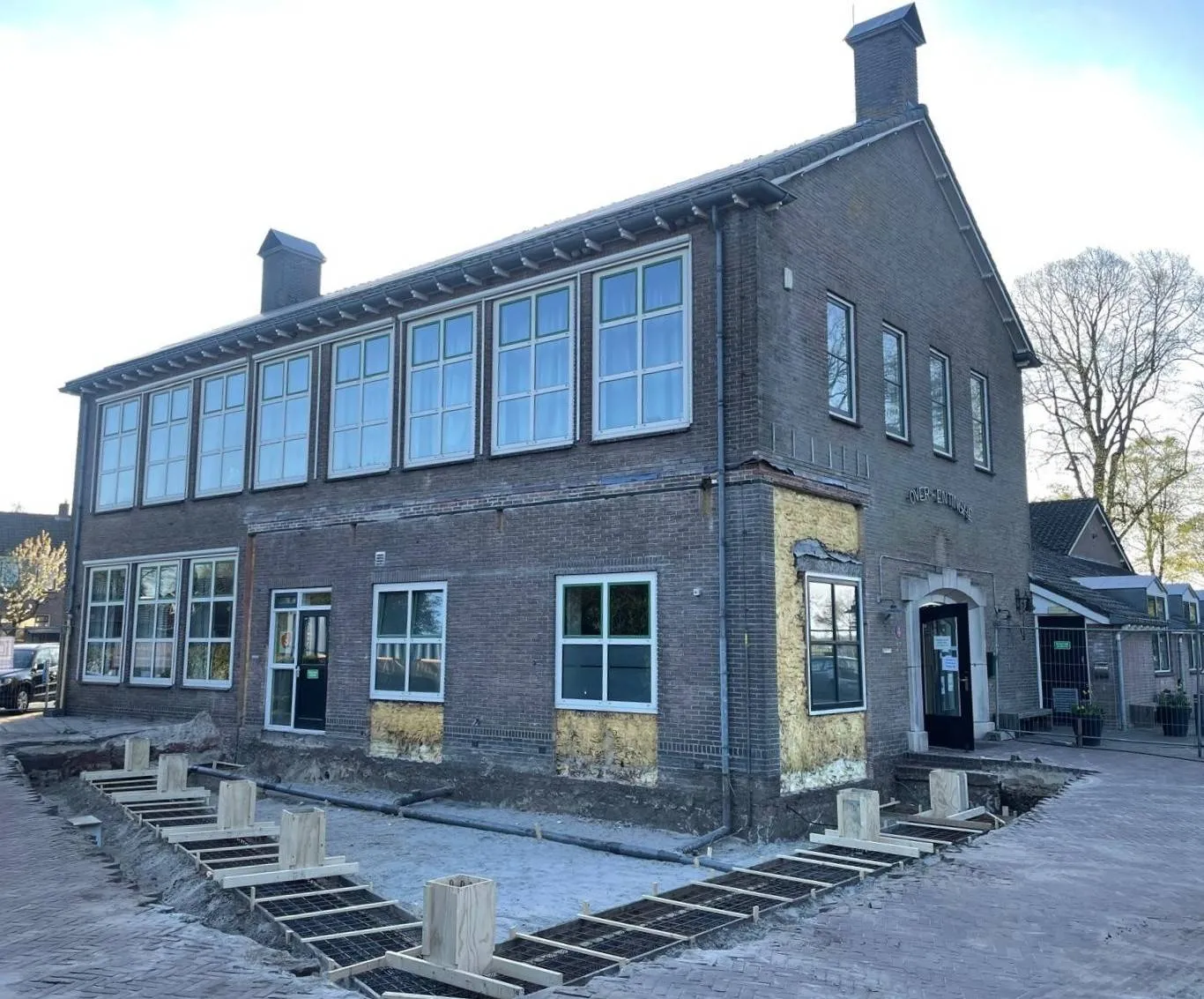 Dwingeloo renovatie over entinghe begonnen