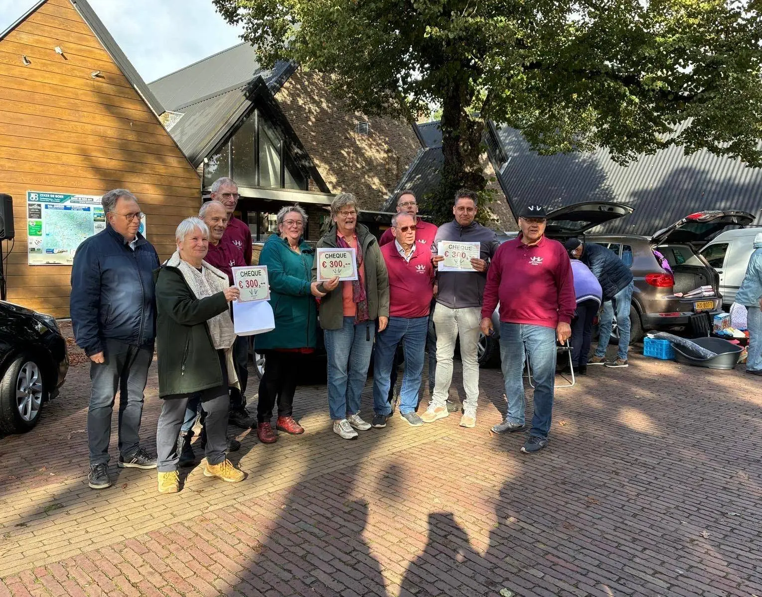 Vledder Uitreiking op kofferbakmarkt