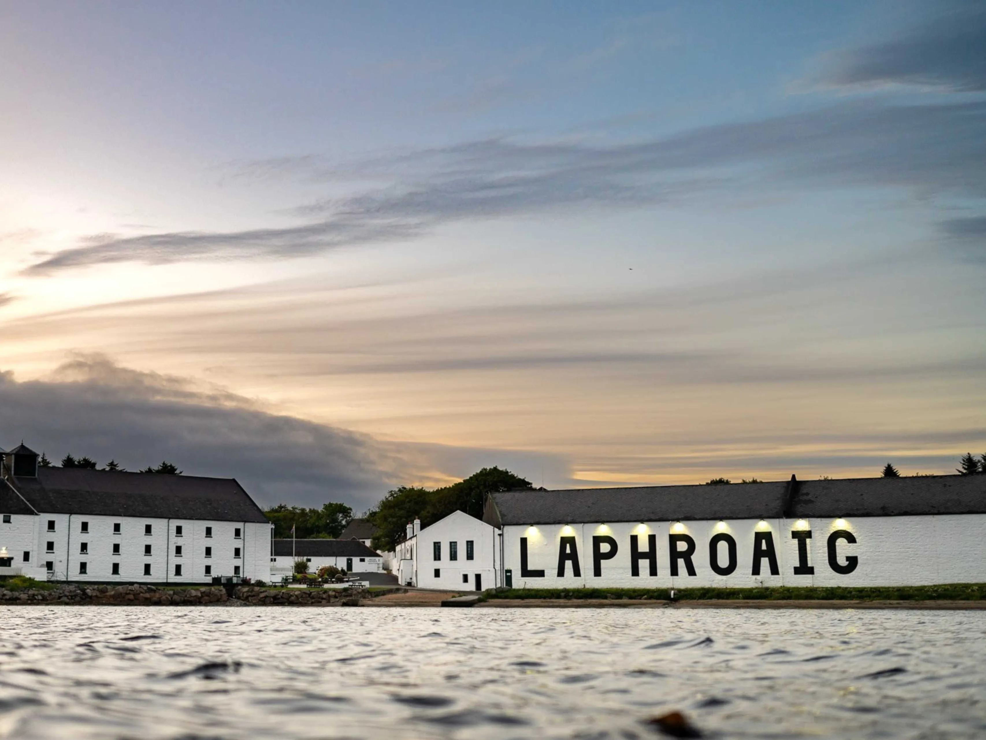 laphroaig distillery