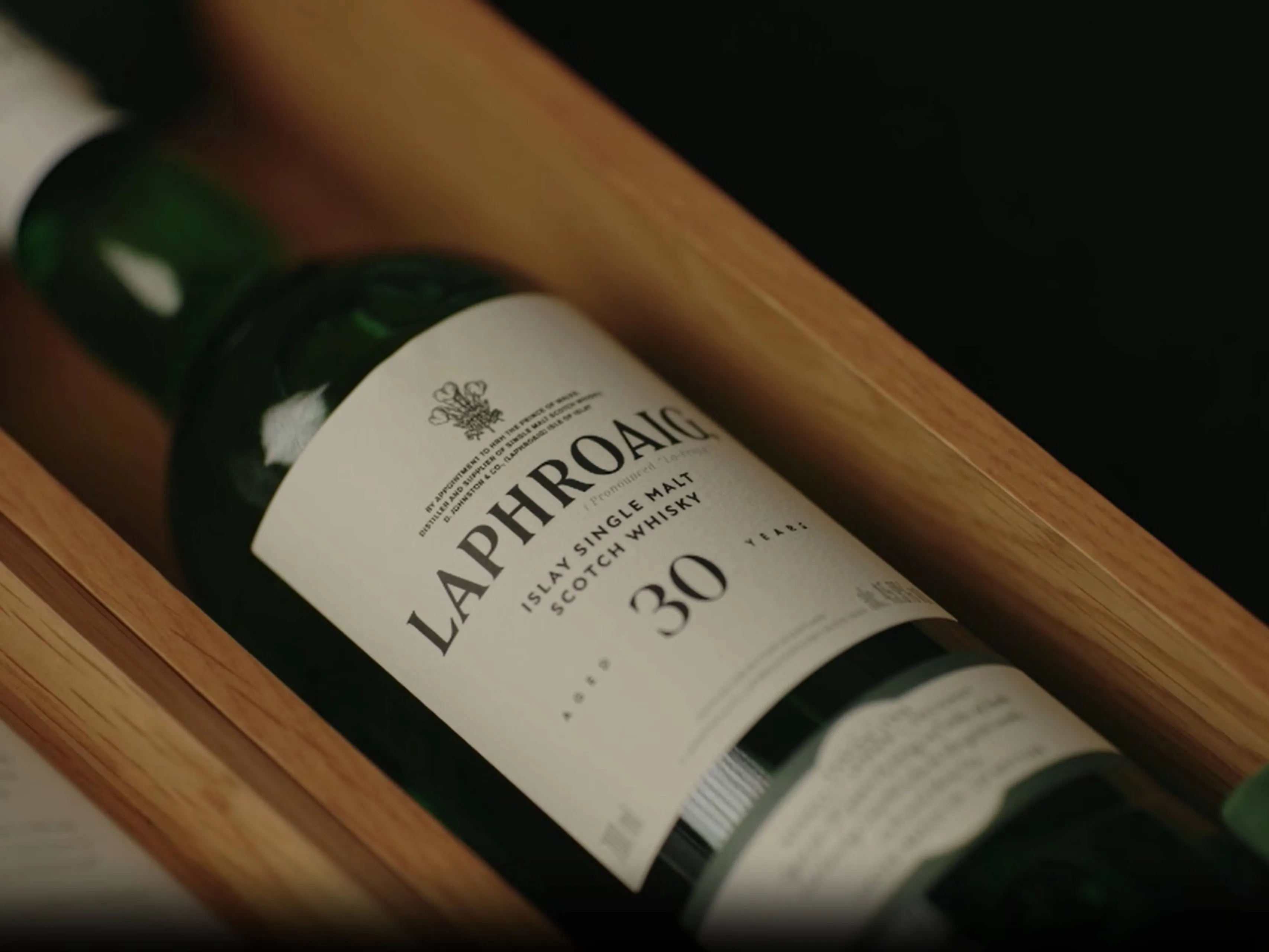 laphroaig 30 years old exclusive whisky