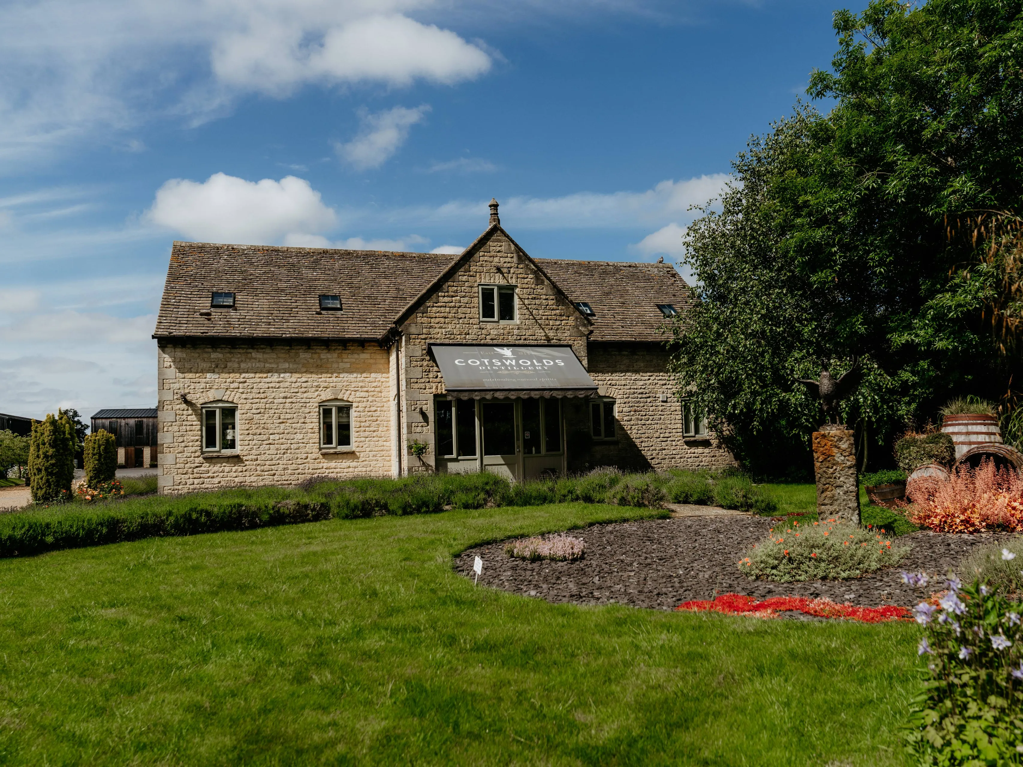 cotswolds distillery outside