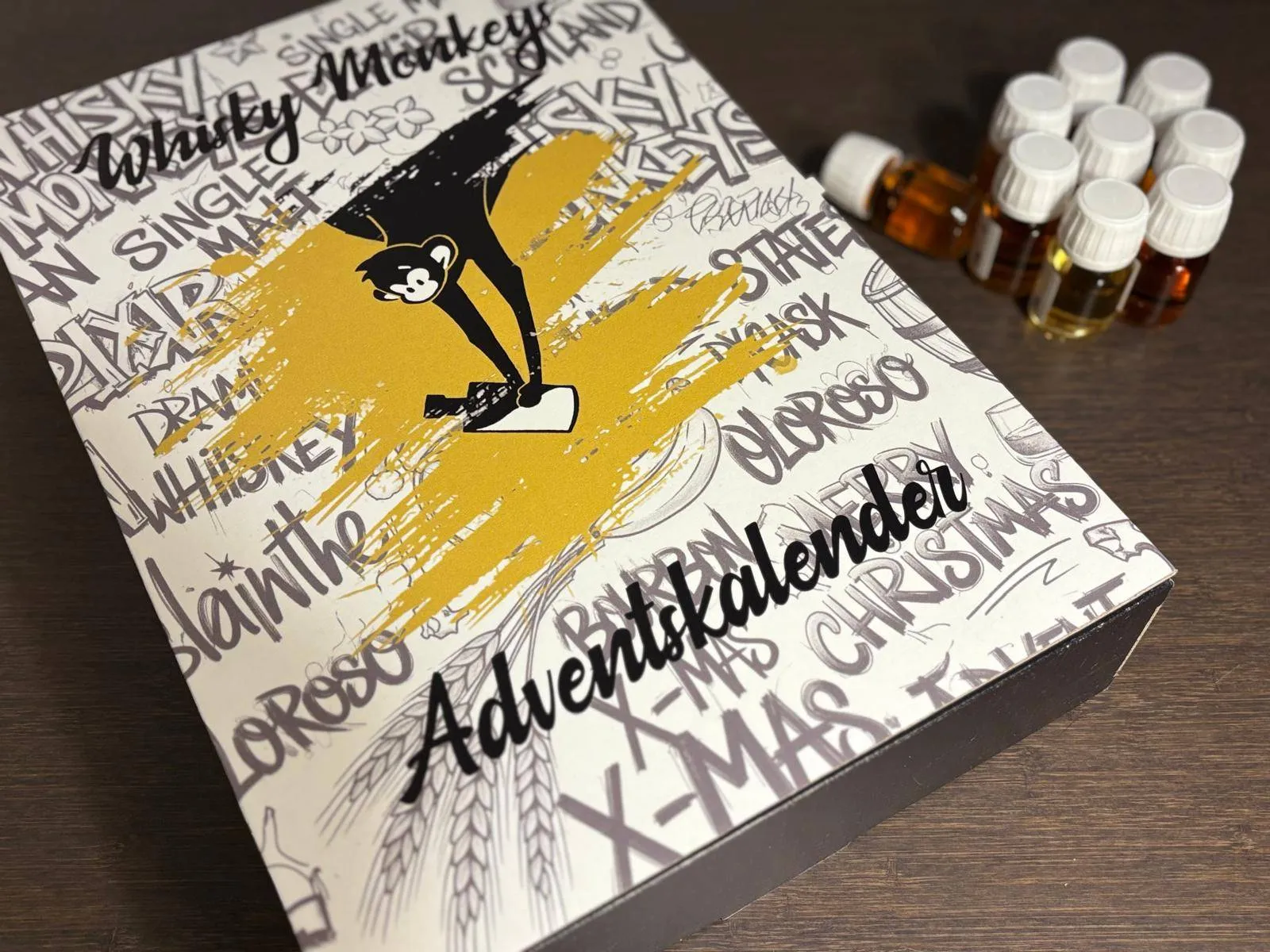 Whisky Adventskalender 2025 liggend met whisky's