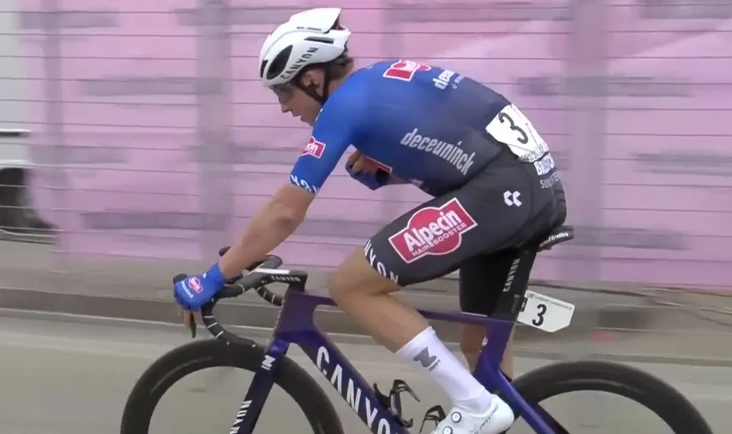 Schermopname_17-3-2026_93558_www.youtube.com