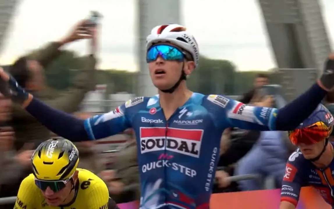 Schermopname_19-3-2026_20575_www.youtube.com