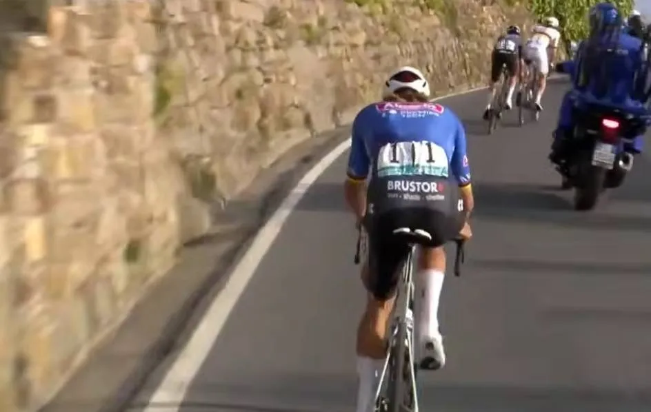 Schermopname_21-3-2026_211329_www.youtube.com