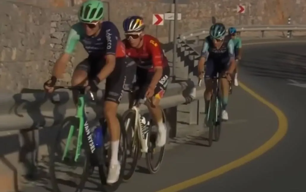 Schermopname_23-3-2026_20421_www.youtube.com